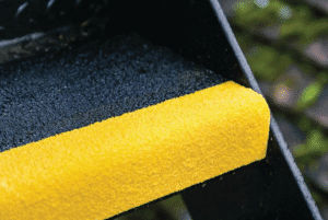 kaymaz merdiven köşebent ctp kaydırmaz yer kaplaması